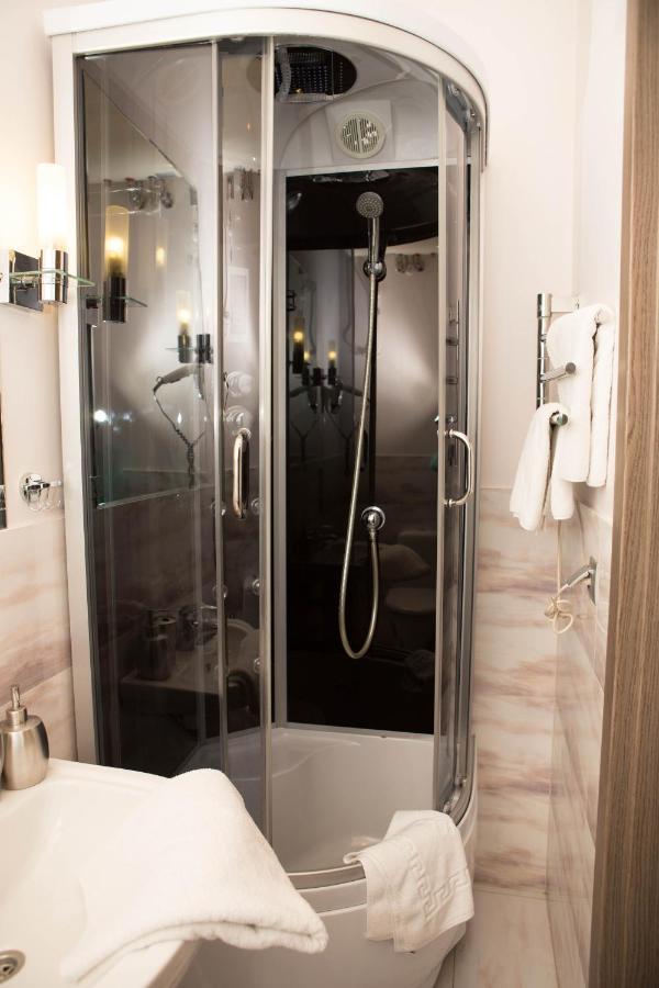 Hotel Mini Elegant Kiev Exterior foto