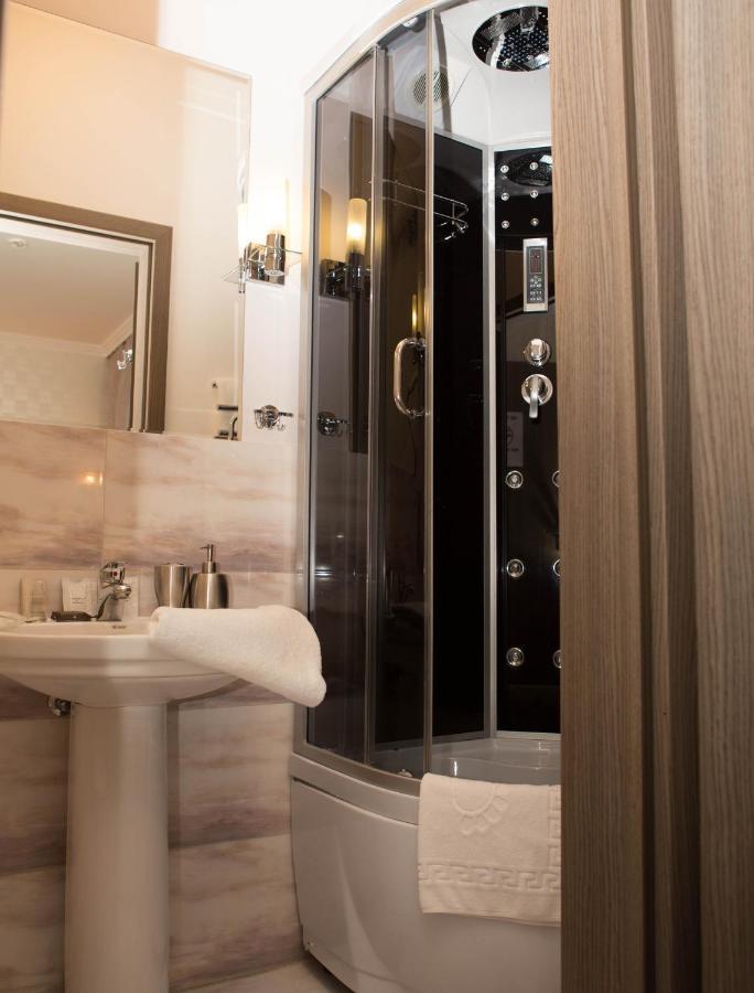 Hotel Mini Elegant Kiev Exterior foto
